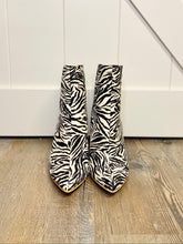 Load image into Gallery viewer, Zebra Boots